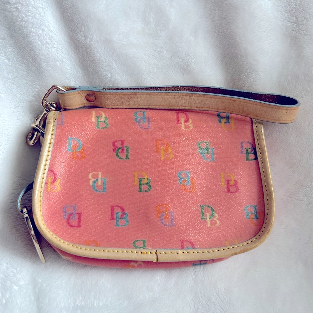 Dooney & Bourke vintage rainbow clutch wristlet in light pink 🌈💗 - Picture 2 of 8